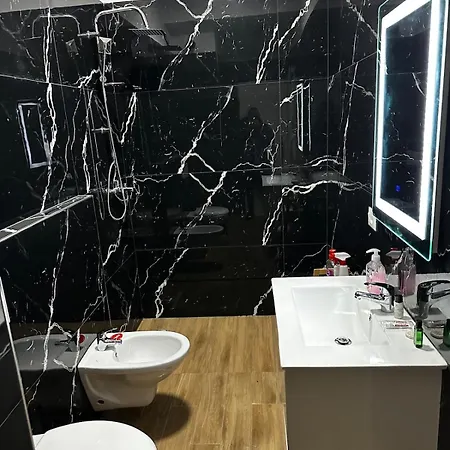 Urban Mountain View Apartment